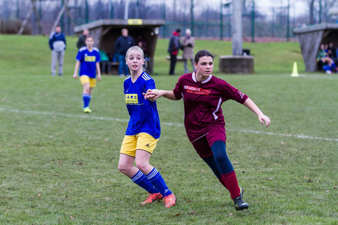 Bild 150 - B-Juniorinnen TSV Gnutz o.W. - SV Henstedt Ulzburg II : Ergebnis: ca. 5:0